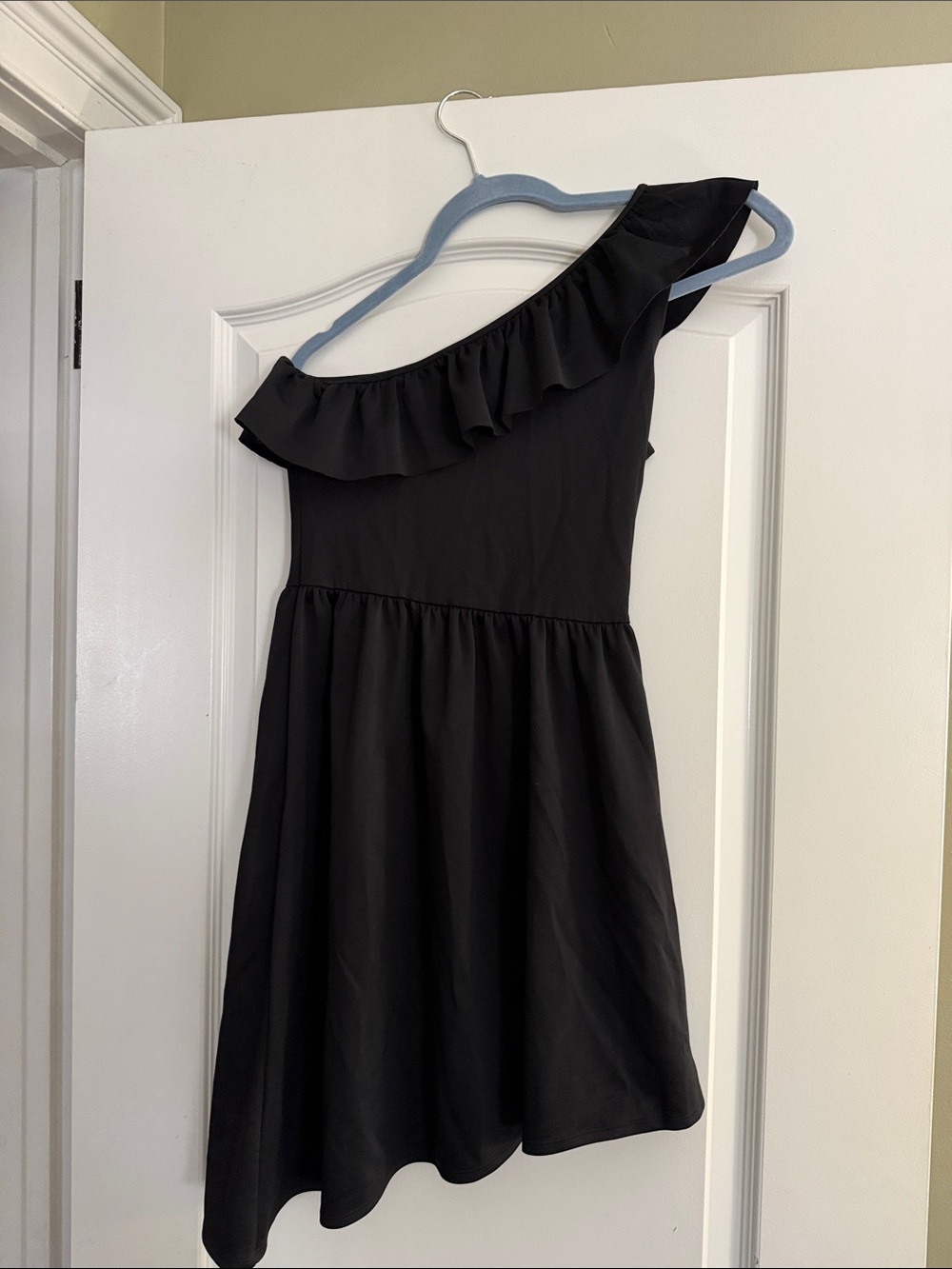 Abercrombie & Fitch Black One-Shoulder Ruffle Dress